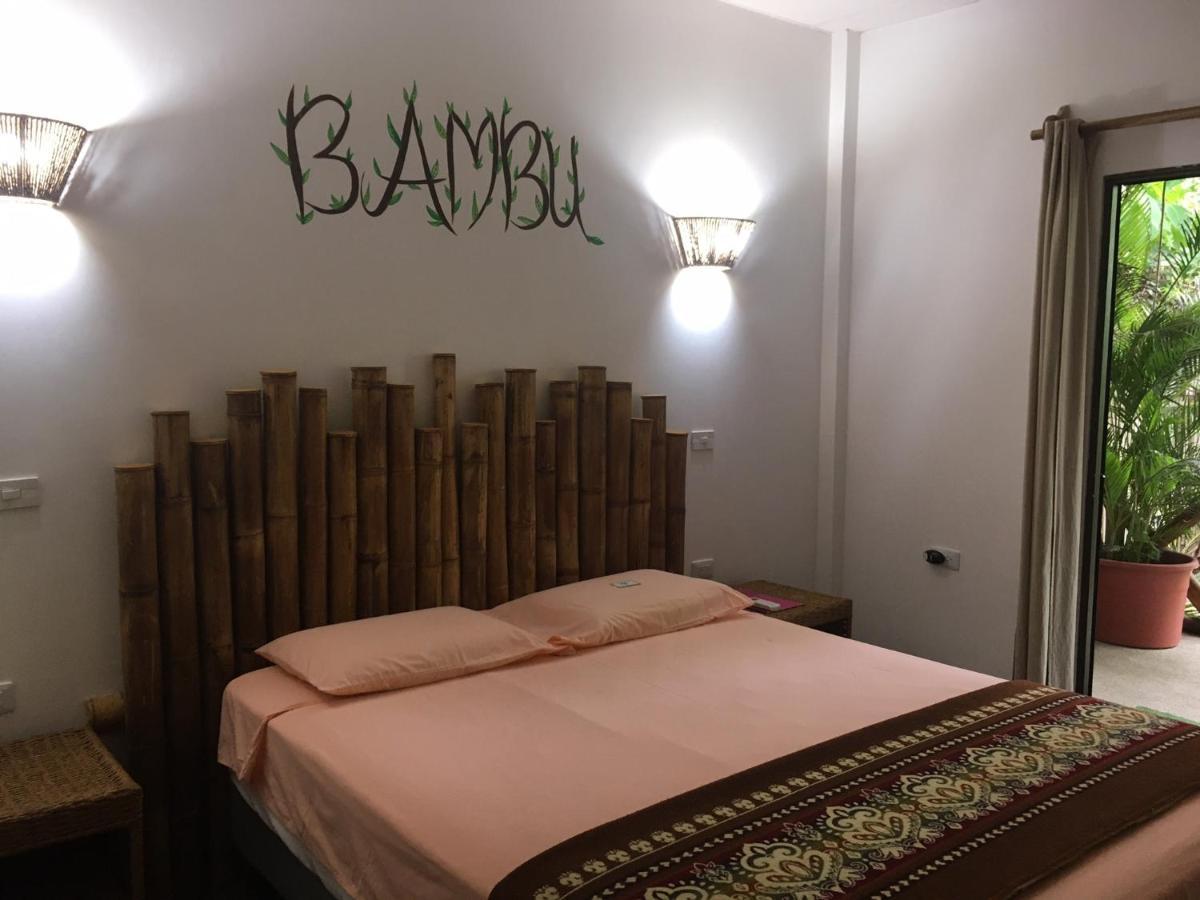 Отель Casita Madame Пуэрто-Лопес Экстерьер фото